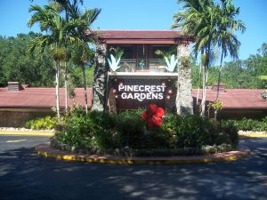 Pinecrest_Gardens_FL_park_entr02